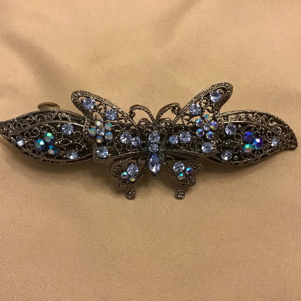 Pretty butterfly hair pin
